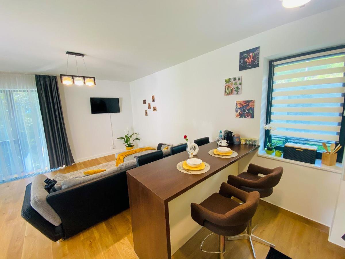 Apartamento 8Ight Braşov Exterior foto